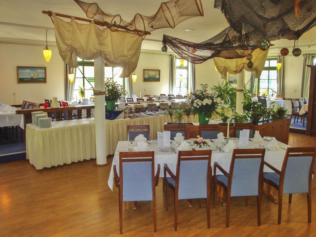 Hotel & Restaurant Lenzer Krug Malchow  Exteriör bild