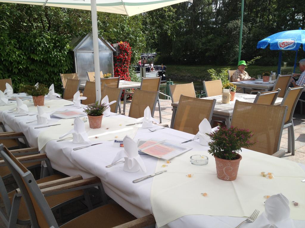 Hotel & Restaurant Lenzer Krug Malchow  Exteriör bild