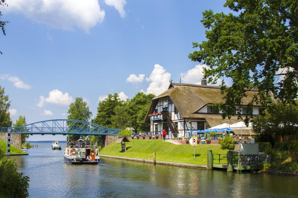 Hotel & Restaurant Lenzer Krug Malchow  Exteriör bild