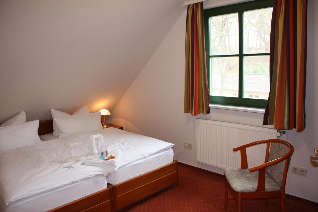 Hotel & Restaurant Lenzer Krug Malchow  Exteriör bild