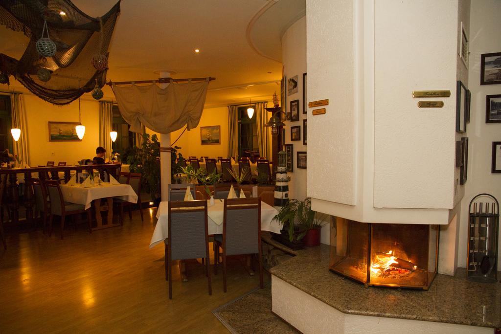 Hotel & Restaurant Lenzer Krug Malchow  Exteriör bild